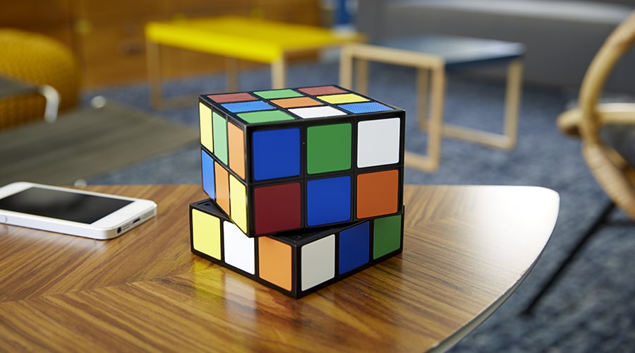 Enceinte Rubik's cube table
