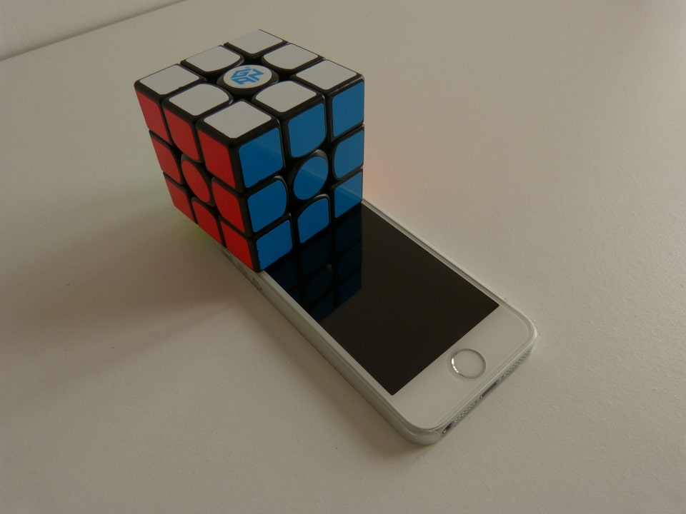 Rubik's cube Timer sur ordinateur et mobile Android et iOS comparatif